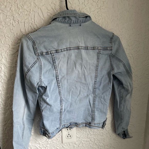 Forever 21 Jean jacket - Picture 3 of 3